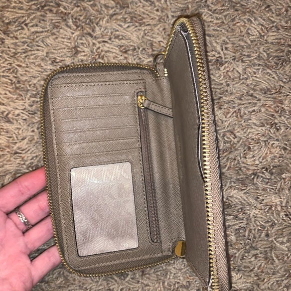 SOLD // Michael Kors Medium Sized Tan Wallet - Picture 5 of 6